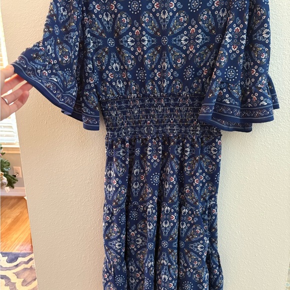 Max Studio Blue Floral knee length Dress smocked wrap front Medium - Picture 5 of 6